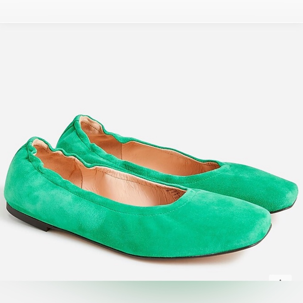 Jcrew Anya scrunchie ballet flat in suede brilliant Kelly. Brand new. Size 10